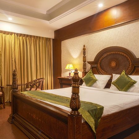 Treebo Trend Grand Plaza Nampally Гайдарабад Екстер'єр фото